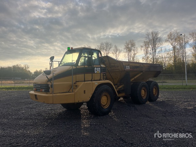 2003 Cat 725 Kiepwagen met knikbesturing - Articulated dumper: picture 2 2003 Cat 725 Kiepwagen met knikbesturing - Articulated dumper: picture 2