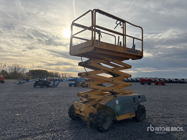 2008 Haulotte COMPACT 12DX 4x4 Diesel Scissor Lift - Scissor lift: picture 3 2008 Haulotte COMPACT 12DX 4x4 Diesel Scissor Lift - Scissor lift: picture 3