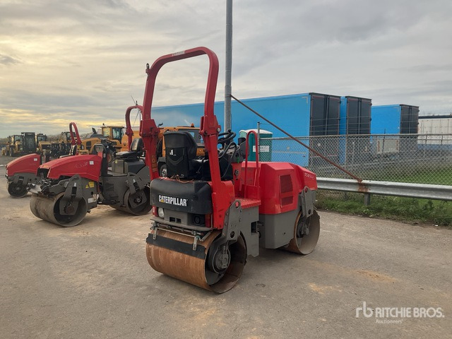 2013 Cat CB22 Dubbele trommelwals - Road roller: picture 3 2013 Cat CB22 Dubbele trommelwals - Road roller: picture 3