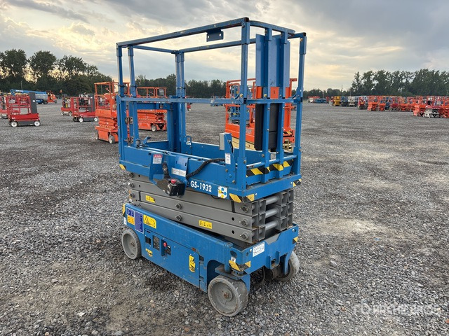 2013 Genie GS-1932 Electric Scissor Lift - Scissor lift: picture 4 2013 Genie GS-1932 Electric Scissor Lift - Scissor lift: picture 4