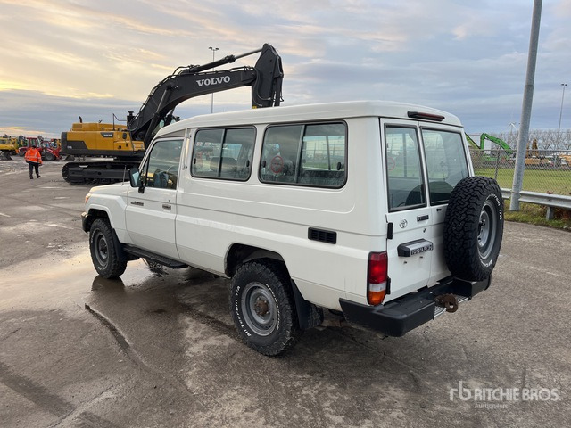 2018 Toyota Land Cruiser 4WD SUV - SUV: picture 2 2018 Toyota Land Cruiser 4WD SUV - SUV: picture 2