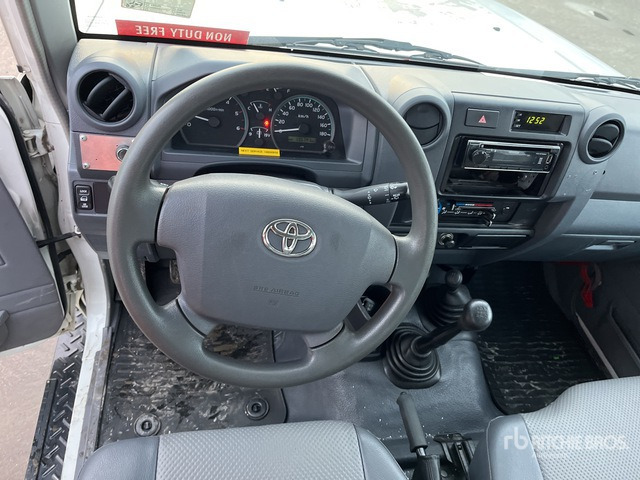 2018 Toyota Land Cruiser 4WD SUV - SUV: picture 5 2018 Toyota Land Cruiser 4WD SUV - SUV: picture 5