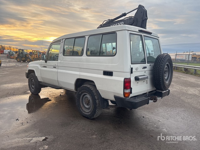 2018 Toyota Land Cruiser SUV - SUV: picture 2 2018 Toyota Land Cruiser SUV - SUV: picture 2