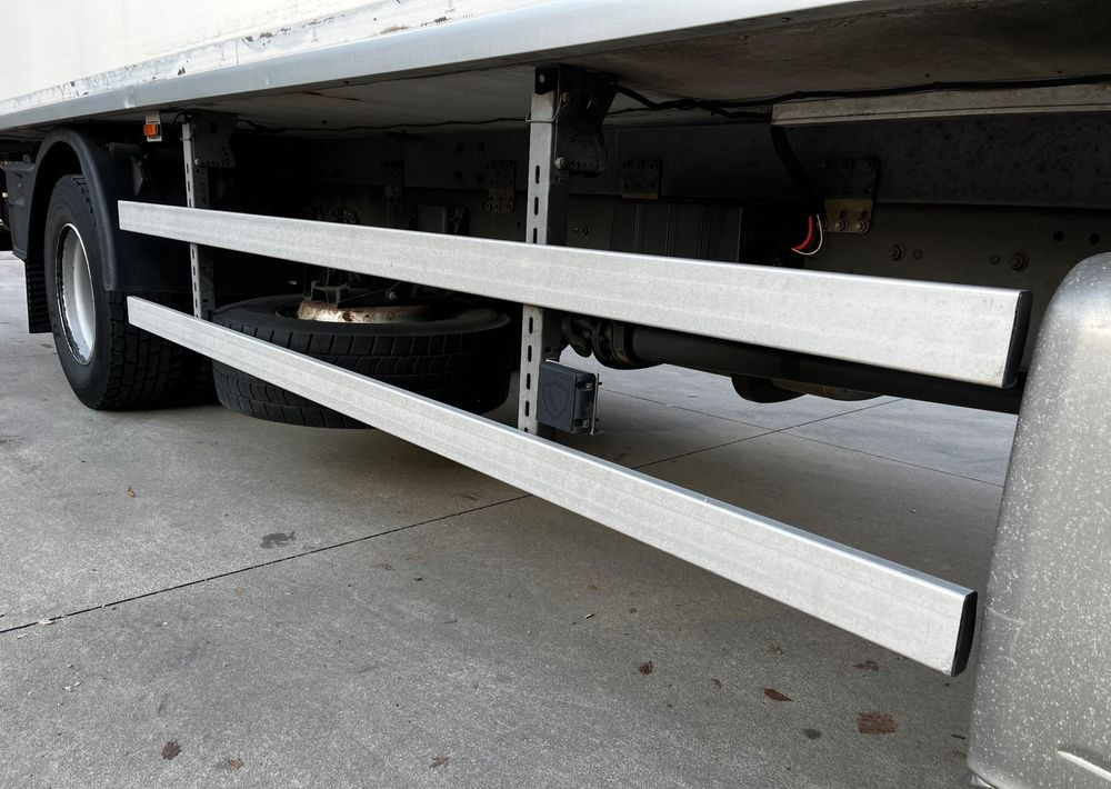 Refrigerator truck DAF CF370 // Chłodnia Carrier Supra 850 // Sypialka // 2017 Rok // ACC //: picture 16