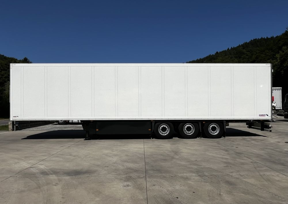 Schmitz Cargobull Chłodnia // 2010 Rok // 2 osie podnoszone // Doppelstock // Kosz paletowy // - Refrigerator semi-trailer: picture 5 Schmitz Cargobull Chłodnia // 2010 Rok // 2 osie podnoszone // Doppelstock // Kosz paletowy // - Refrigerator semi-trailer: picture 5