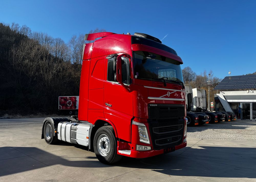 Volvo FH // Standard // 2018 // Duże zbiorniki // Klima postojowa // Radary // Idealny ! - Tractor unit: picture 2 Volvo FH // Standard // 2018 // Duże zbiorniki // Klima postojowa // Radary // Idealny ! - Tractor unit: picture 2