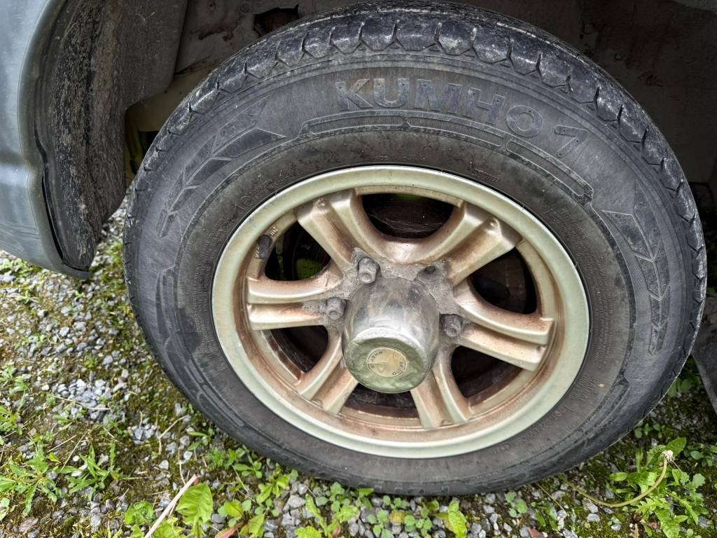 Small van Toyota Hiace 4x4: picture 12