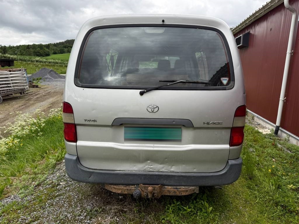Small van Toyota Hiace 4x4: picture 6