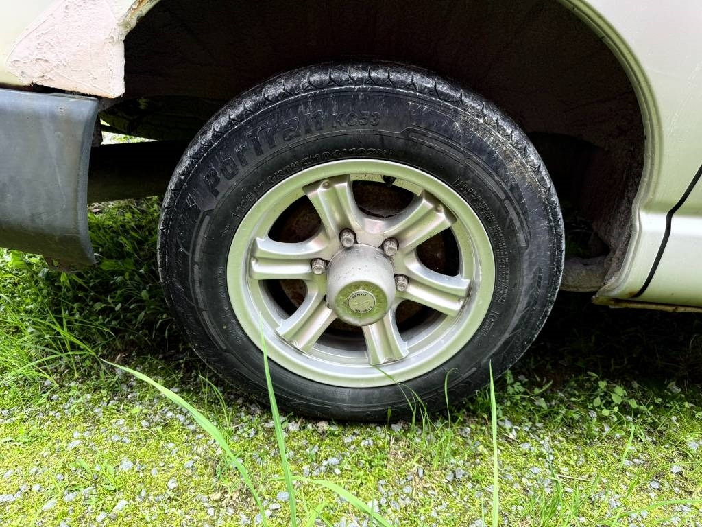 Small van Toyota Hiace 4x4: picture 16