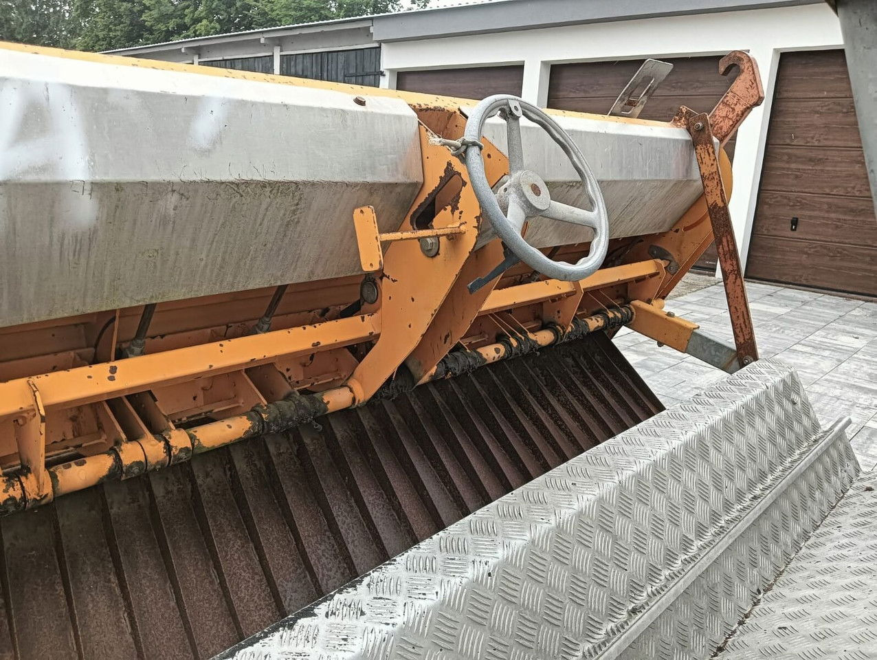 Sand/ Salt spreader Secmair: picture 7