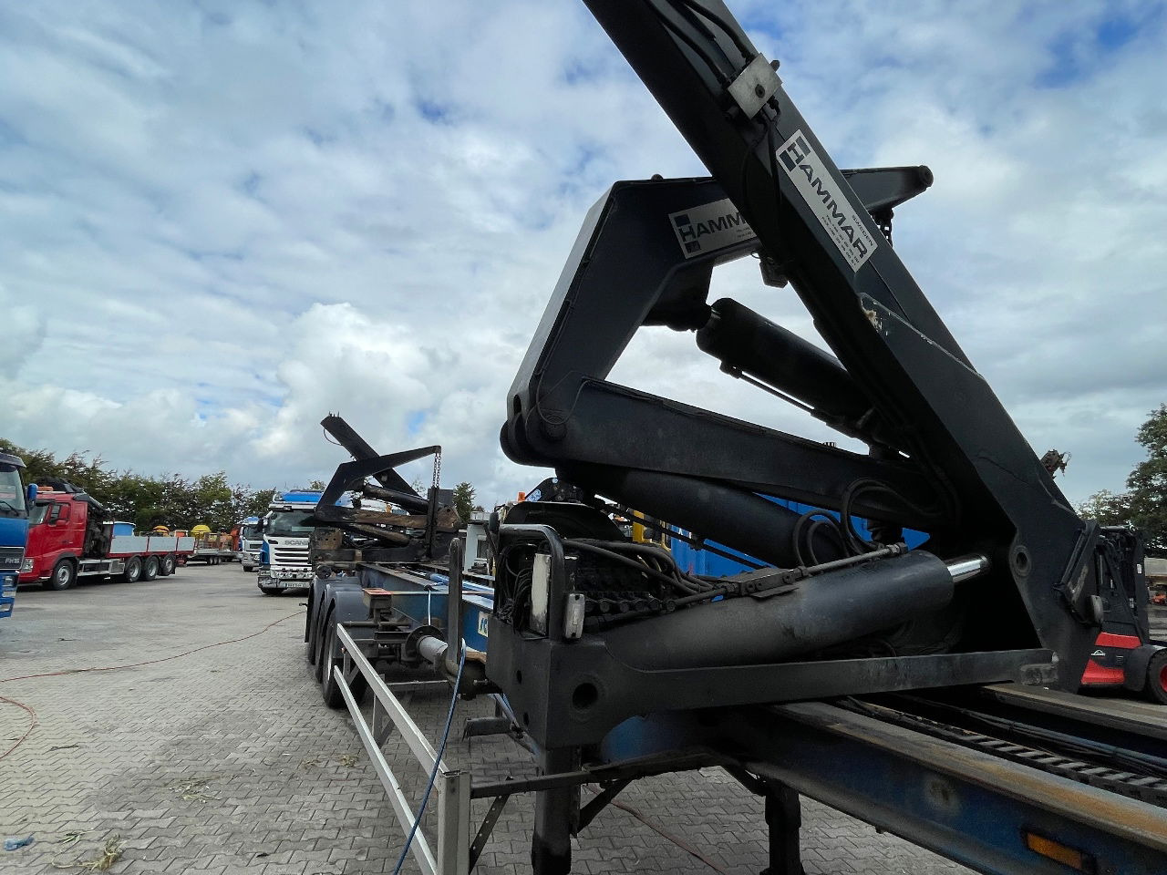 Hammar 151 HS side loader - Container transporter/ Swap body semi-trailer: picture 5 Hammar 151 HS side loader - Container transporter/ Swap body semi-trailer: picture 5