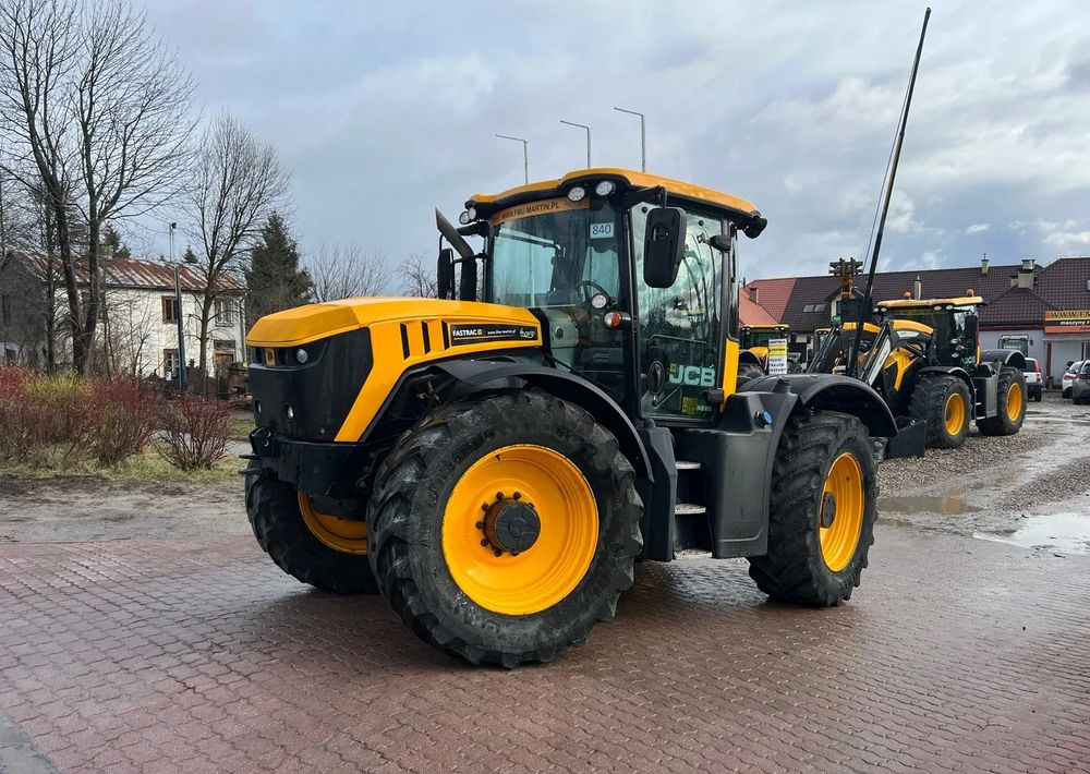 JCB Fastrac 4220 - Farm tractor: picture 1 JCB Fastrac 4220 - Farm tractor: picture 1
