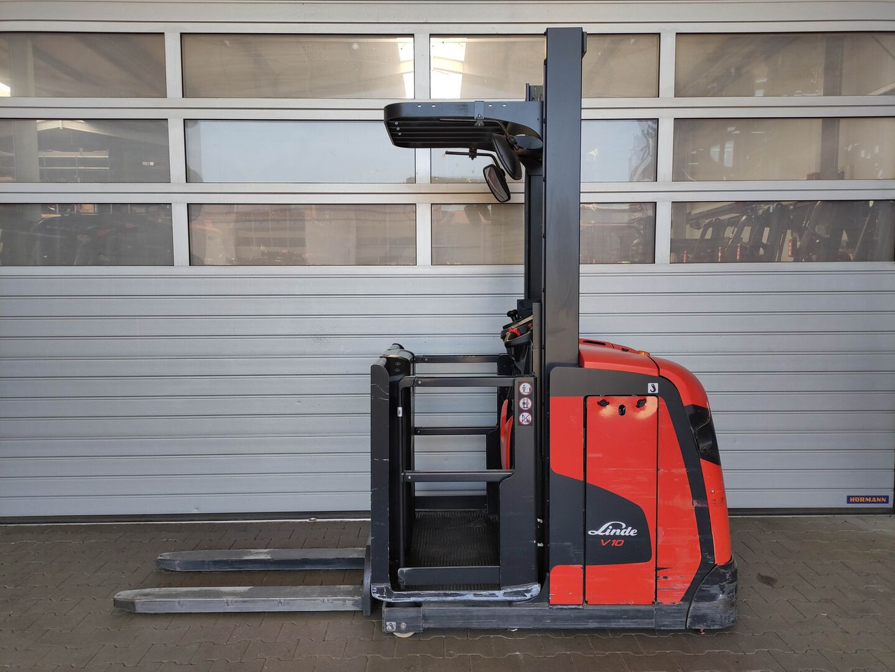 Linde V10-02 - Order picker: picture 2 Linde V10-02 - Order picker: picture 2