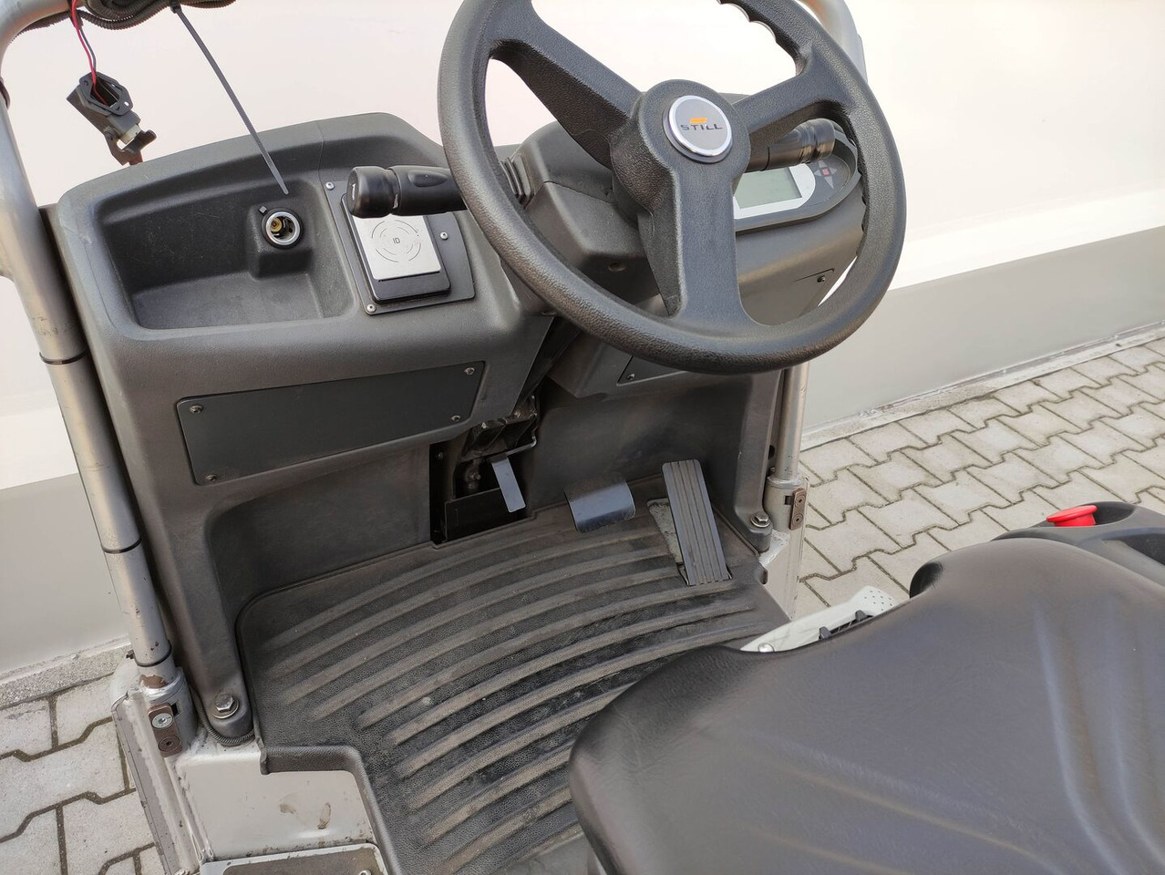 Still LTX-70 - Tow tractor: picture 5 Still LTX-70 - Tow tractor: picture 5