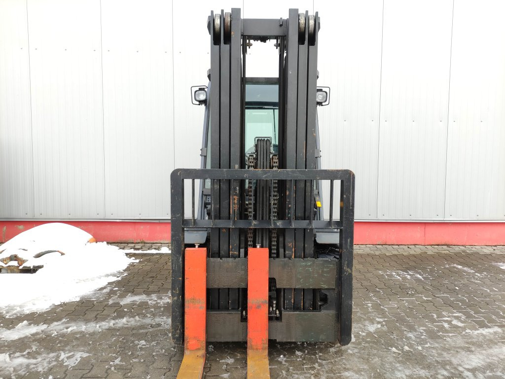 Toyota 40-8FD50N - Diesel forklift: picture 3 Toyota 40-8FD50N - Diesel forklift: picture 3