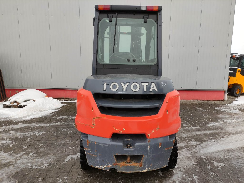 Toyota 40-8FD50N - Diesel forklift: picture 4 Toyota 40-8FD50N - Diesel forklift: picture 4