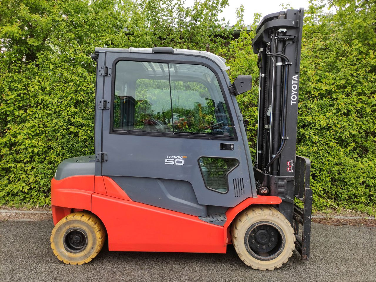 Toyota 8FBMT50 - Electric forklift: picture 2 Toyota 8FBMT50 - Electric forklift: picture 2
