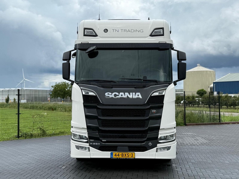 Scania R520A6X2/4NB 6X2/4, LEATHER, RETARDER, 2X TANK, TOP. - Tractor unit: picture 4 Scania R520A6X2/4NB 6X2/4, LEATHER, RETARDER, 2X TANK, TOP. - Tractor unit: picture 4