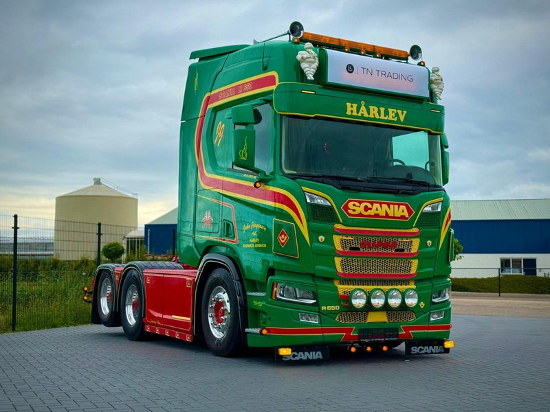 Scania R650 V8 SHOWTRUCK, VOLLUCHT, RETARDER, AUDIO, HYDRAULIEK, COMPLEET VOL. - Tractor unit: picture 1 Scania R650 V8 SHOWTRUCK, VOLLUCHT, RETARDER, AUDIO, HYDRAULIEK, COMPLEET VOL. - Tractor unit: picture 1