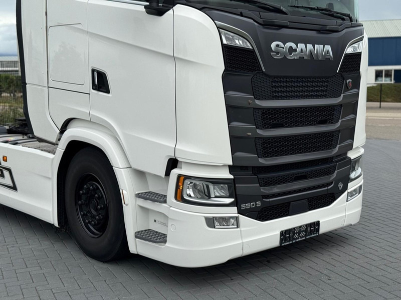 Scania S590 V8 NGS FULL AIR, PARK COOL, RETARDER, 2 TANKS. - Tractor unit: picture 5 Scania S590 V8 NGS FULL AIR, PARK COOL, RETARDER, 2 TANKS. - Tractor unit: picture 5