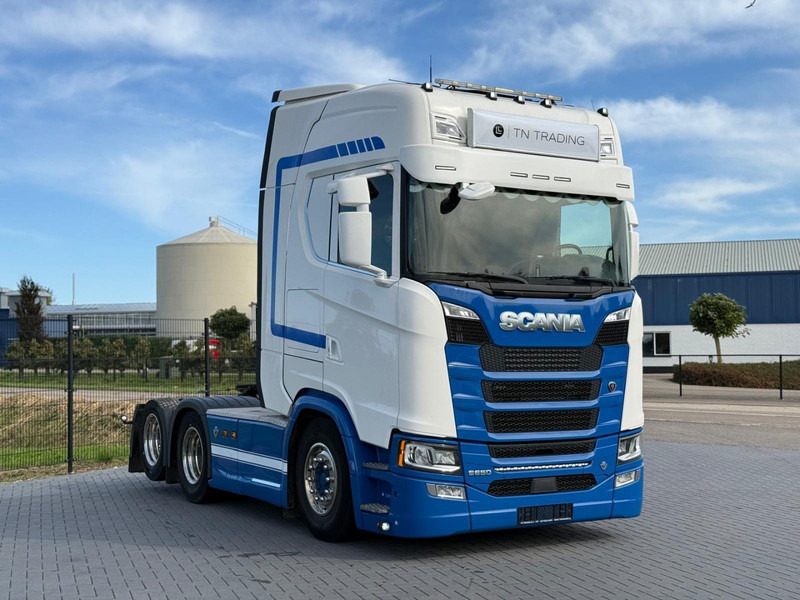 Scania S650 V8 NGS 2.95WB, PTO VOORBEREIDING, VOLLUCHT, KING OF THE ROAD, RETARDER, LEER. - Tractor unit: picture 1 Scania S650 V8 NGS 2.95WB, PTO VOORBEREIDING, VOLLUCHT, KING OF THE ROAD, RETARDER, LEER. - Tractor unit: picture 1