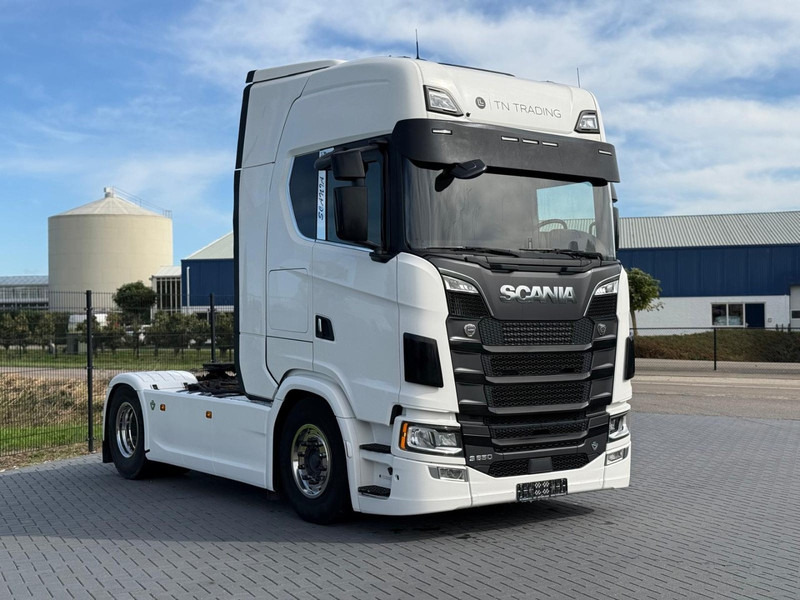Scania S650 V8 NGS PARK COOL, VOLLUCHT, HYDRAULIEK, PTO, RETARDER, VOL SPOILER. - Tractor unit: picture 1 Scania S650 V8 NGS PARK COOL, VOLLUCHT, HYDRAULIEK, PTO, RETARDER, VOL SPOILER. - Tractor unit: picture 1