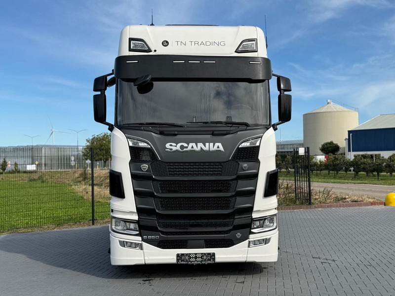 Scania S650 V8 NGS PARK COOL, VOLLUCHT, HYDRAULIEK, PTO, RETARDER, VOL SPOILER. - Tractor unit: picture 5 Scania S650 V8 NGS PARK COOL, VOLLUCHT, HYDRAULIEK, PTO, RETARDER, VOL SPOILER. - Tractor unit: picture 5