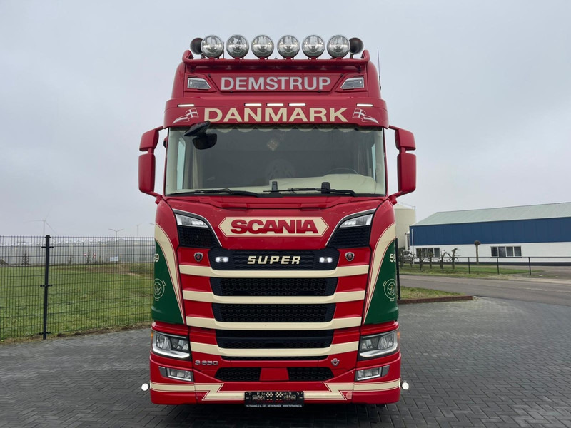 Scania S650 V8 NGS SHOW TRUCK, FULL AIR, RETARDER, PTO/HYDRAULIC! - Tractor unit: picture 3 Scania S650 V8 NGS SHOW TRUCK, FULL AIR, RETARDER, PTO/HYDRAULIC! - Tractor unit: picture 3