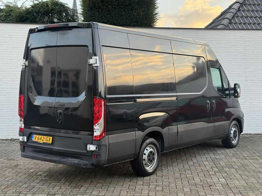 Iveco Daily-35S13V 2.3 352 H3 L Airco Cruise 3 Zits Radio cd Usb Goed onderhouden - Panel van: picture 2 Iveco Daily-35S13V 2.3 352 H3 L Airco Cruise 3 Zits Radio cd Usb Goed onderhouden - Panel van: picture 2
