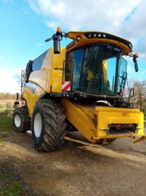New Holland CX 780 - Combine harvester: picture 1 New Holland CX 780 - Combine harvester: picture 1