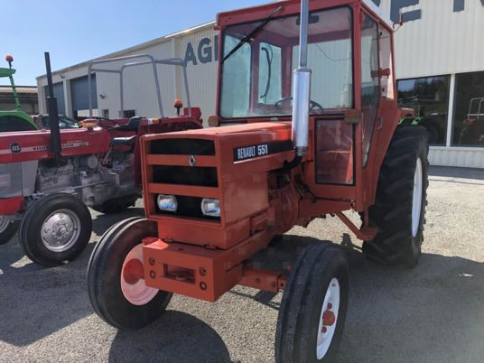 Renault 551 2RM TRACTEUR CABINE - Farm tractor: picture 2 Renault 551 2RM TRACTEUR CABINE - Farm tractor: picture 2