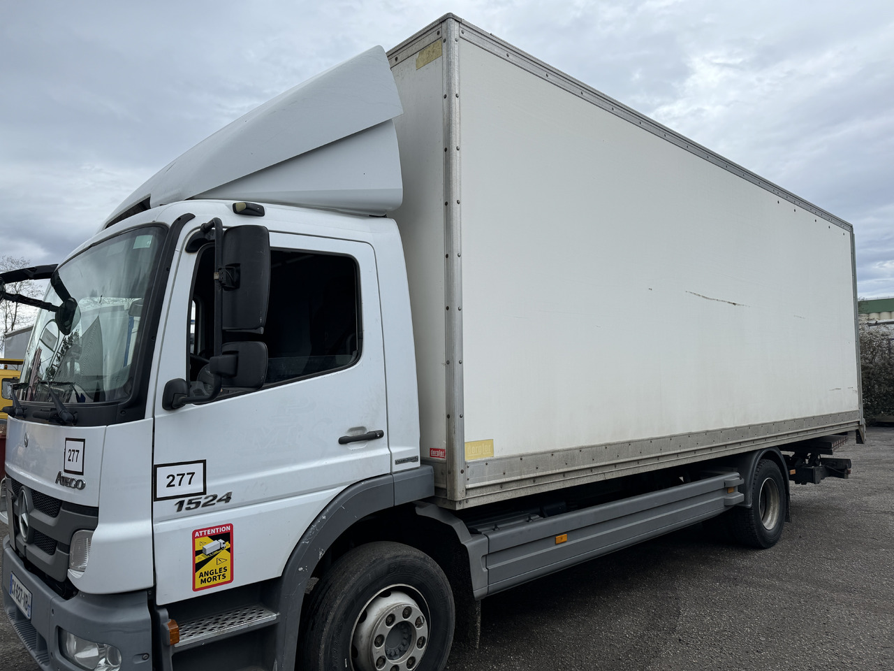 MERCEDES-BENZ ATEGO 1524 - Box truck: picture 1 MERCEDES-BENZ ATEGO 1524 - Box truck: picture 1