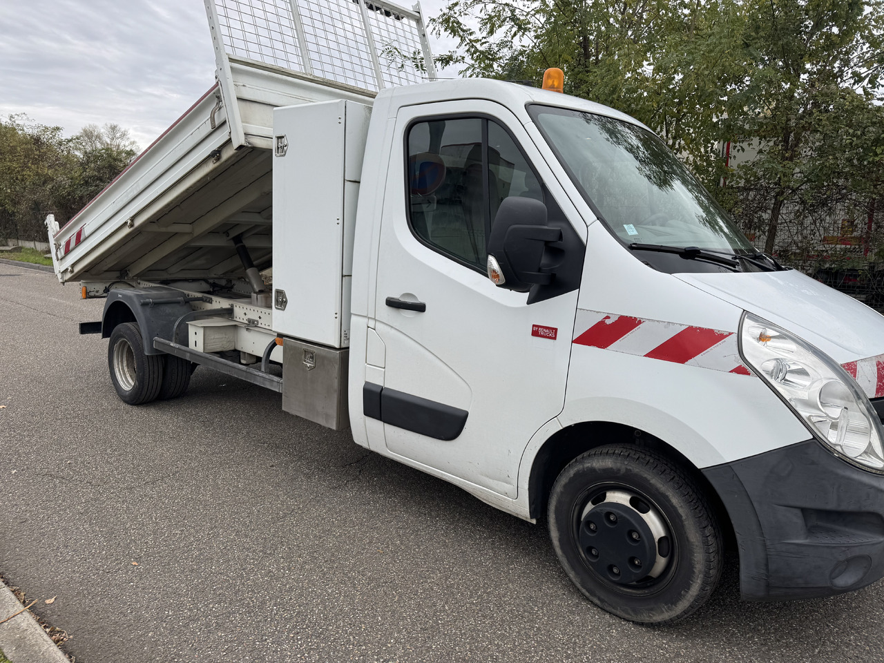 Renault Master dci 165 - Tipper van: picture 2 Renault Master dci 165 - Tipper van: picture 2