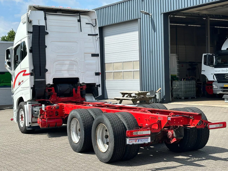 Volvo FH 16.750 6x4 Globe XL Chassis Retarder 4.30 Wb Full Air - Cab chassis truck: picture 4 Volvo FH 16.750 6x4 Globe XL Chassis Retarder 4.30 Wb Full Air - Cab chassis truck: picture 4