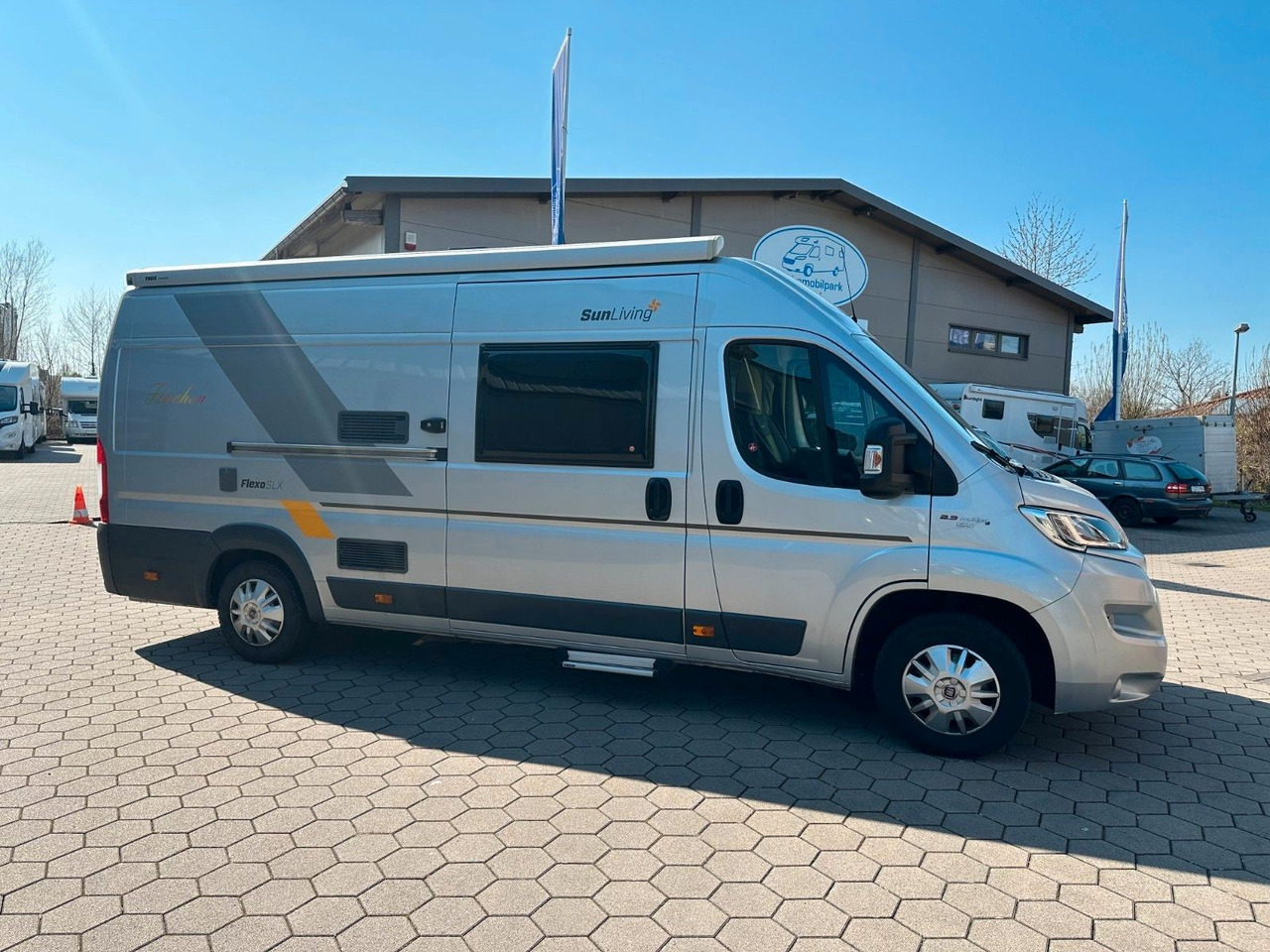 Sun Living Flexo SLX/1.Hand/Einzelbetten/Klima/Solar/Markis - Camper van: picture 2 Sun Living Flexo SLX/1.Hand/Einzelbetten/Klima/Solar/Markis - Camper van: picture 2