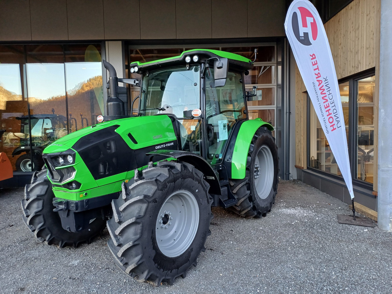 Deutz-Fahr 5105 Premium (20575) - Farm tractor: picture 1 Deutz-Fahr 5105 Premium (20575) - Farm tractor: picture 1