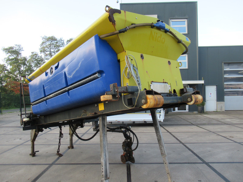 NIDO Schmidt STRATOS B40-36 PCLN-49 Rotopower 4m3+ 2.200L Salzstreuer Saltspreader Zoutstrooier - Sand/ Salt spreader: picture 4 NIDO Schmidt STRATOS B40-36 PCLN-49 Rotopower 4m3+ 2.200L Salzstreuer Saltspreader Zoutstrooier - Sand/ Salt spreader: picture 4