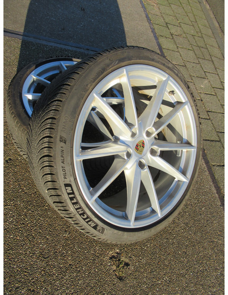 Wheel and tire package for Car Porsche 911 992 20-/21 Carrera S Winterbanden Set Wielen: picture 7 Wheel and tire package for Car Porsche 911 992 20-/21 Carrera S Winterbanden Set Wielen: picture 7