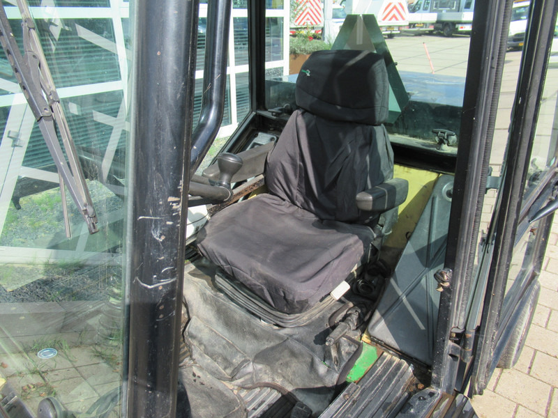 Road sweeper ROBERINE 1503 - 628 4WD Onkruidborstelmachine: picture 7