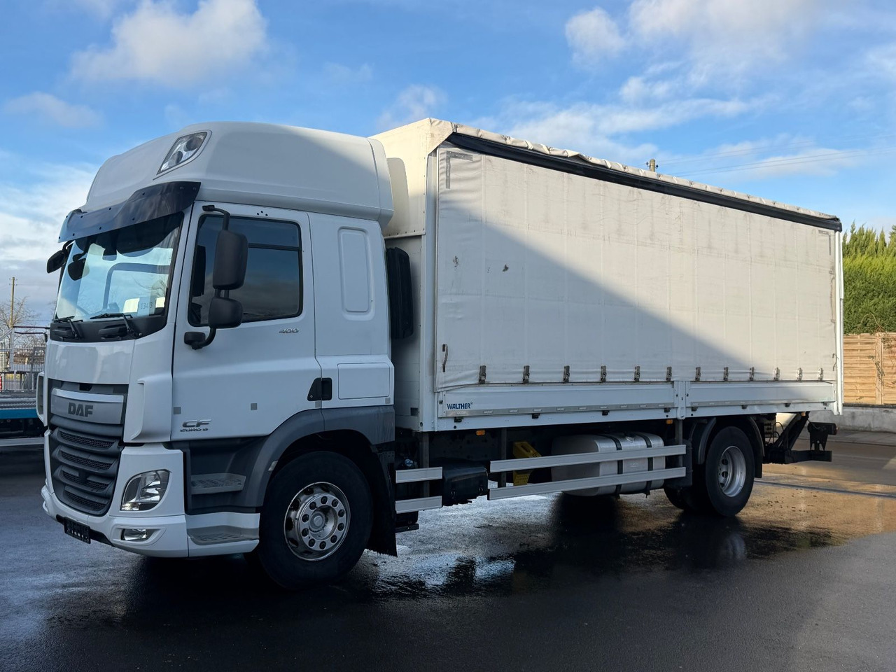 DAF CF 400FA Pritsche/Plane, Edscha,Retarder, Lbw - Curtainsider truck: picture 2 DAF CF 400FA Pritsche/Plane, Edscha,Retarder, Lbw - Curtainsider truck: picture 2