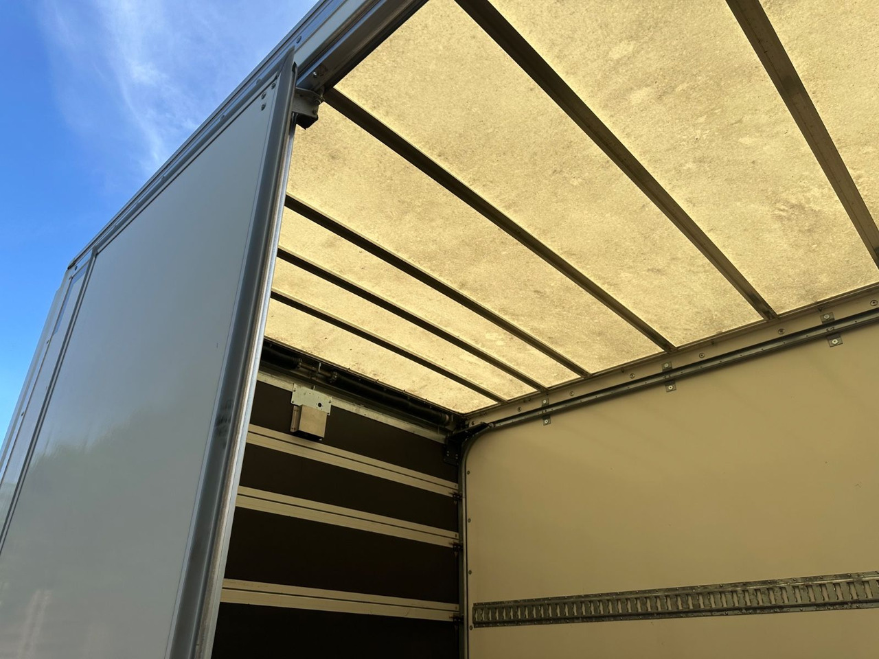 Box van Iveco Eurocargo 75E19/Tüv neu/Koffer/LBW 1000kg/: picture 14 Box van Iveco Eurocargo 75E19/Tüv neu/Koffer/LBW 1000kg/: picture 14