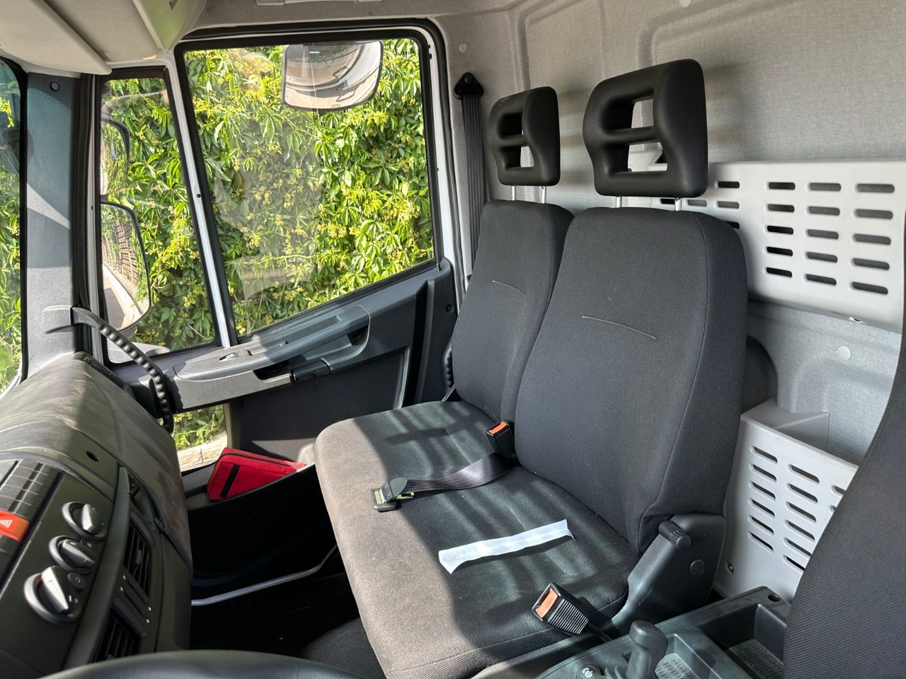 Box van Iveco Eurocargo 75E19/Tüv neu/Koffer/LBW 1000kg/: picture 13 Box van Iveco Eurocargo 75E19/Tüv neu/Koffer/LBW 1000kg/: picture 13