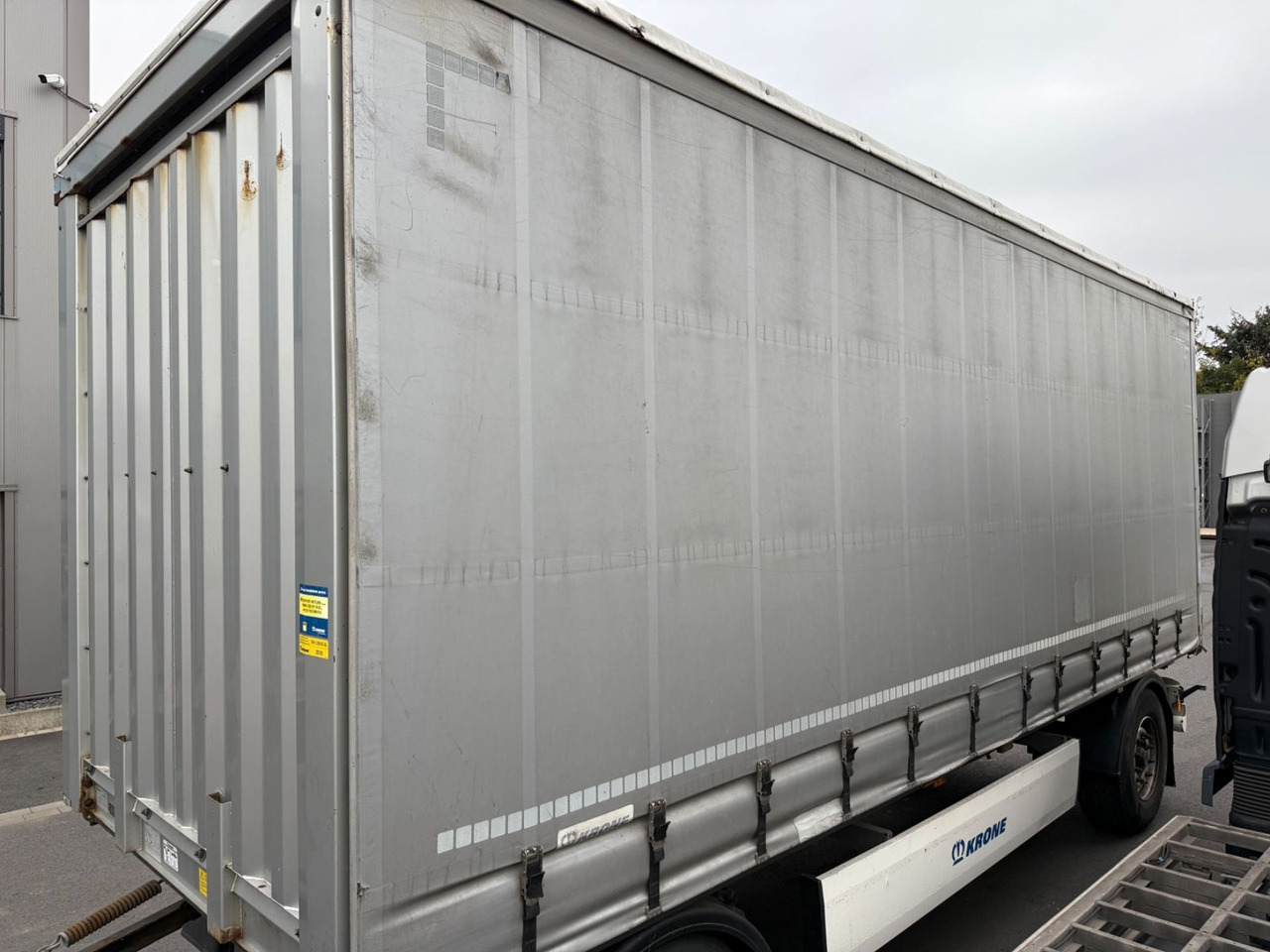 Krone AZ 18F DB06CLNF Curtainsider Pritsche/Plane - Curtainsider trailer: picture 4 Krone AZ 18F DB06CLNF Curtainsider Pritsche/Plane - Curtainsider trailer: picture 4