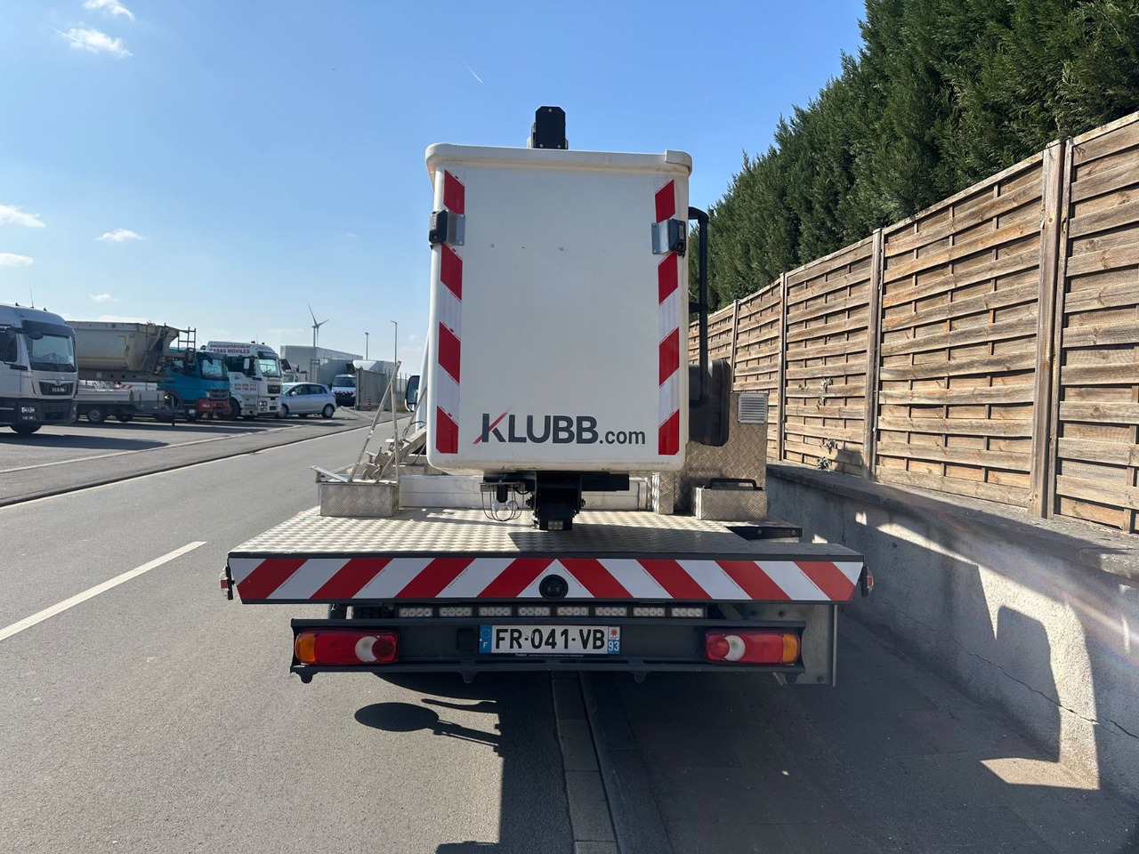 Renault Master III*Steiger 12m*orig.km*Topzustand* Renault Master III*Steiger 12m*orig.km*Topzustand* - Truck mounted aerial platform, Van: picture 5 Renault Master III*Steiger 12m*orig.km*Topzustand* Renault Master III*Steiger 12m*orig.km*Topzustand* - Truck mounted aerial platform, Van: picture 5