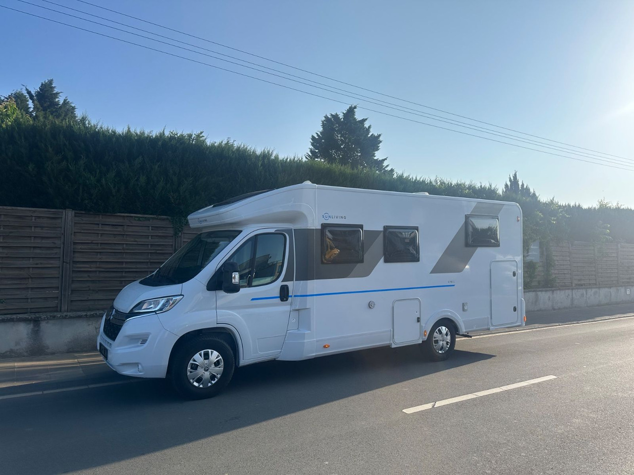 Sun Living S 75 SL XTRA Hubbett/Solar/Panorama/Markise - Semi-integrated motorhome: picture 1 Sun Living S 75 SL XTRA Hubbett/Solar/Panorama/Markise - Semi-integrated motorhome: picture 1