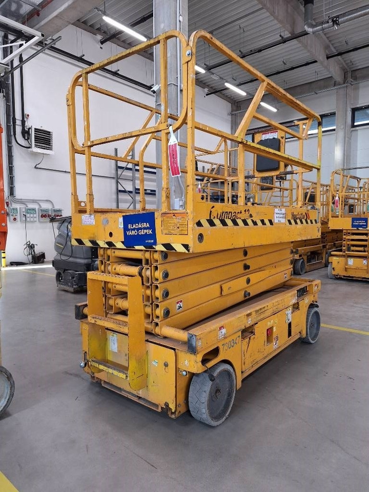 Haulotte Compact 12 - Scissor lift: picture 3 Haulotte Compact 12 - Scissor lift: picture 3