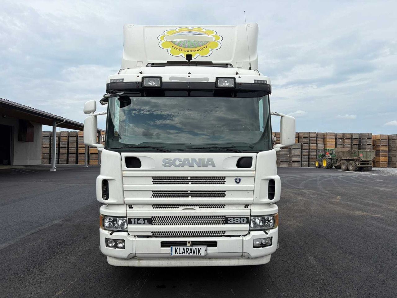 SCANIA 114L truck - Box truck: picture 2 SCANIA 114L truck - Box truck: picture 2