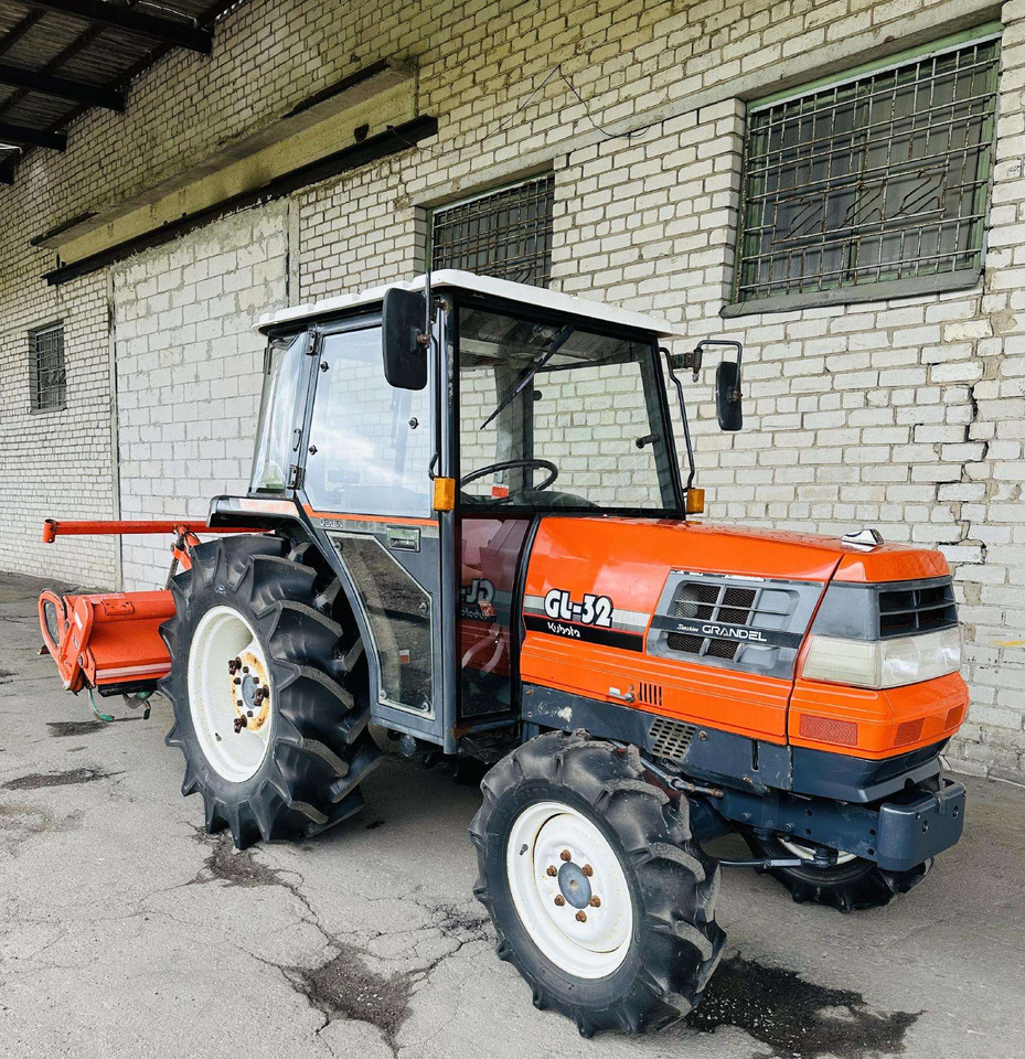Kubota GL32 - Farm tractor: picture 2 Kubota GL32 - Farm tractor: picture 2