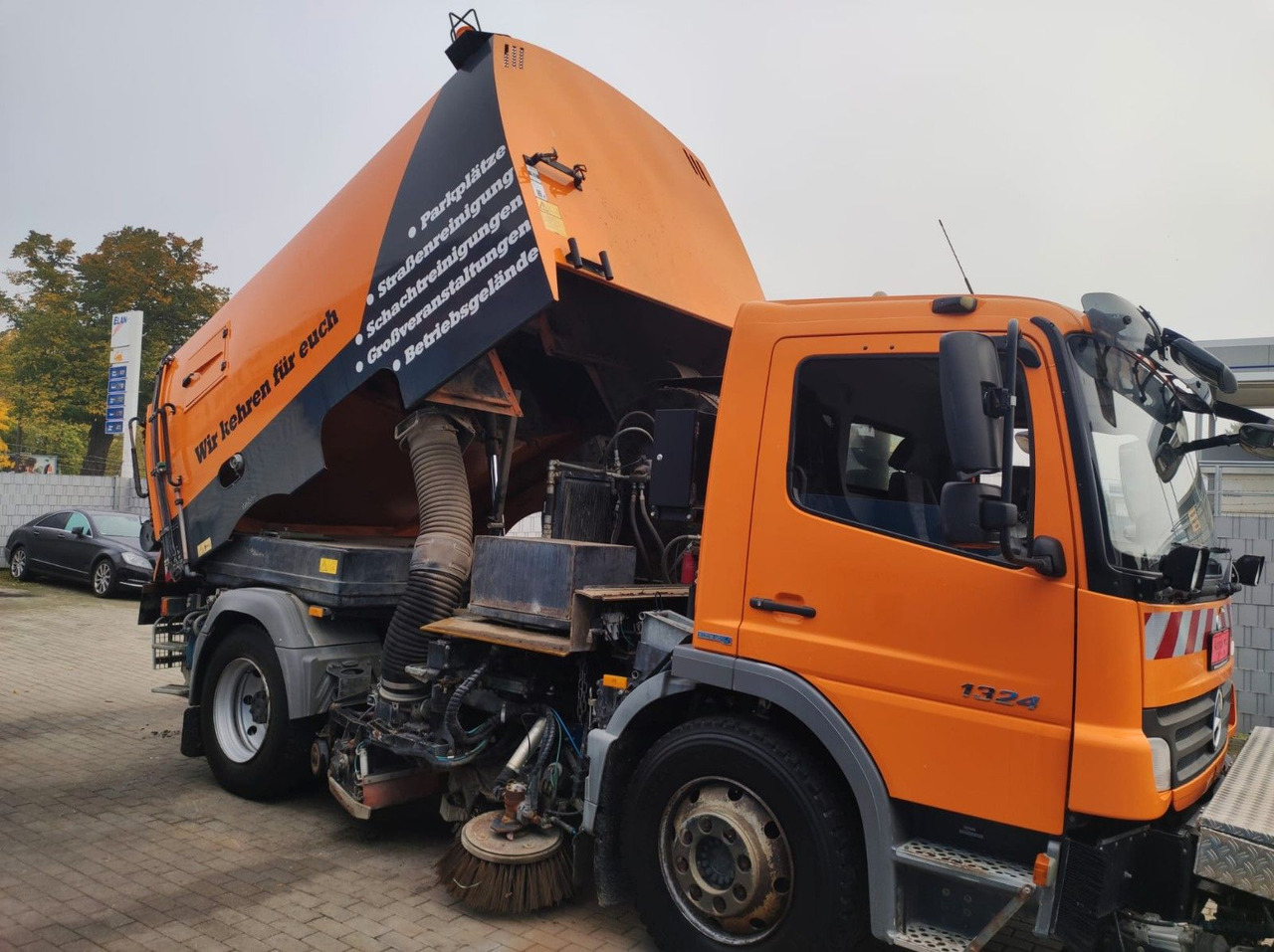 Mercedes-Benz Atego 2 6-Zyl. 4x2 1324 Schmidt SK 600 Klima - Road sweeper: picture 2 Mercedes-Benz Atego 2 6-Zyl. 4x2 1324 Schmidt SK 600 Klima - Road sweeper: picture 2