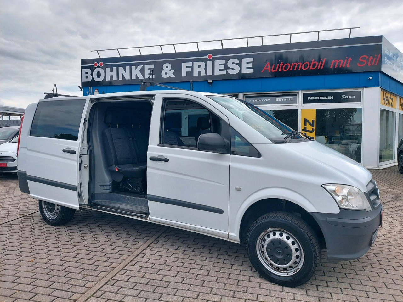 Mercedes-Benz Vito Mixto 4x4 116 extralang Automatik 5 Sitze - Passenger van: picture 1 Mercedes-Benz Vito Mixto 4x4 116 extralang Automatik 5 Sitze - Passenger van: picture 1